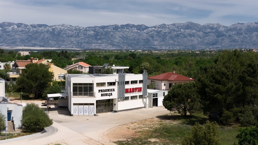 Praonica rublja Marvin - pogled iz zraka, Zaton
